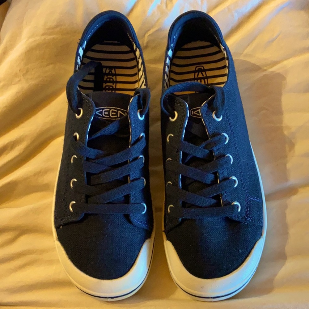 Keen Elsa sneakers nwot